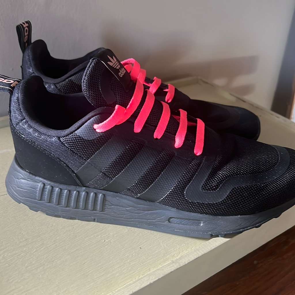 Adidas Brand Womens Size 8 Like Brand New